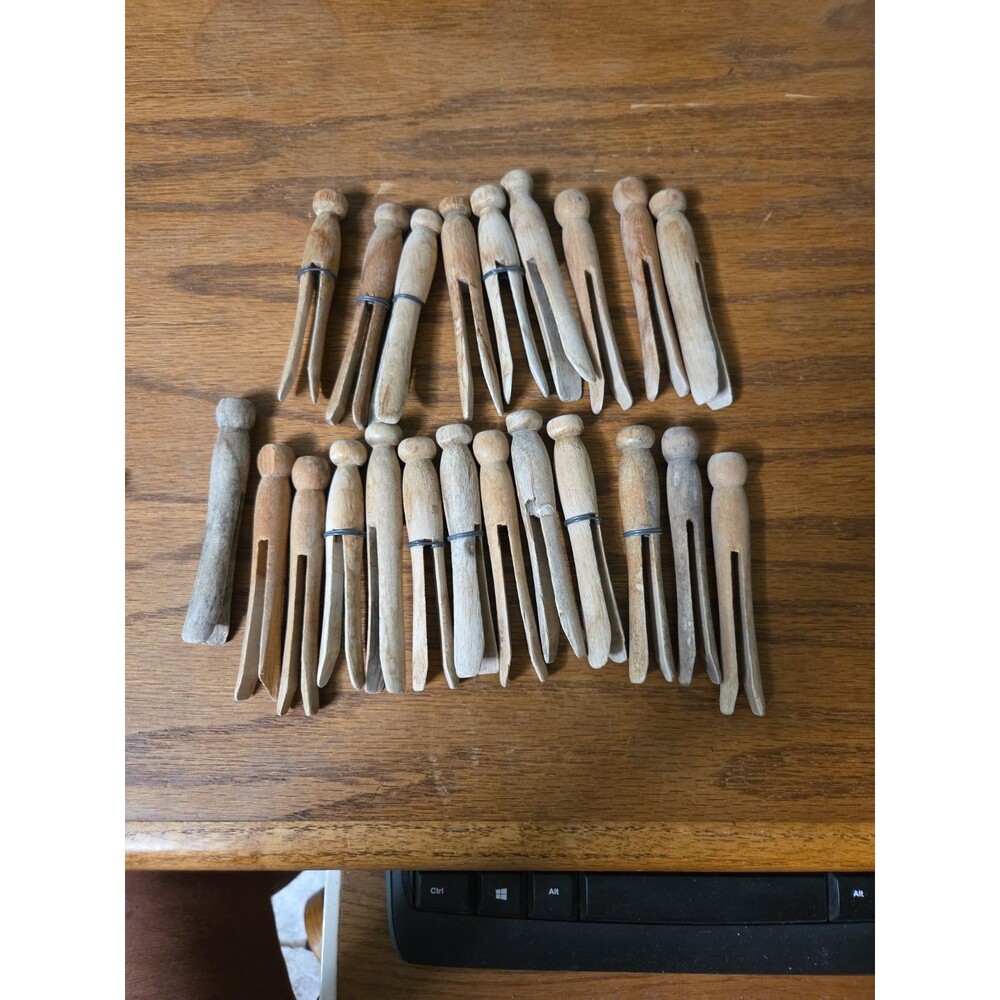 VINTAGE WOODEN ROUND HEAD CLOTHES PINS LOT OF 24